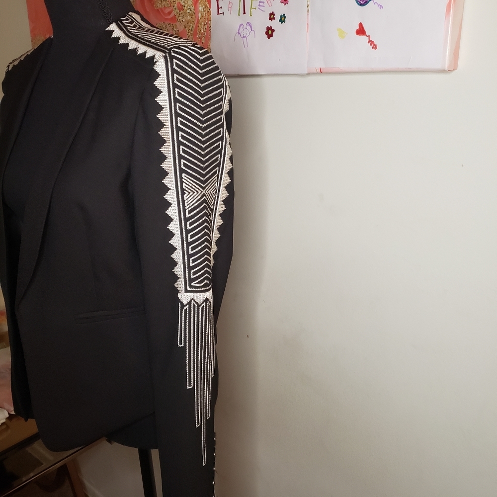 Women's Jacket - Picture 2 of 4